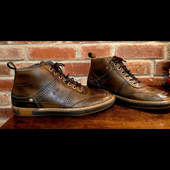 Brand new boots - Picture 1 of 5